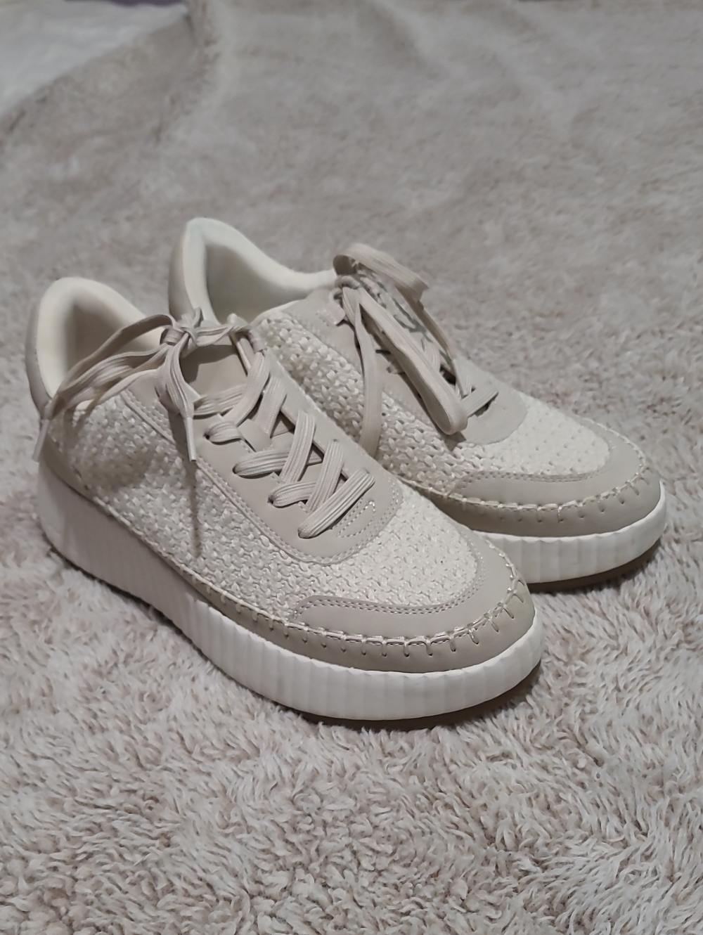 La Dolce Vita Women’s Casual Athletic Sneakers in Light Beige - Everyday Comfort